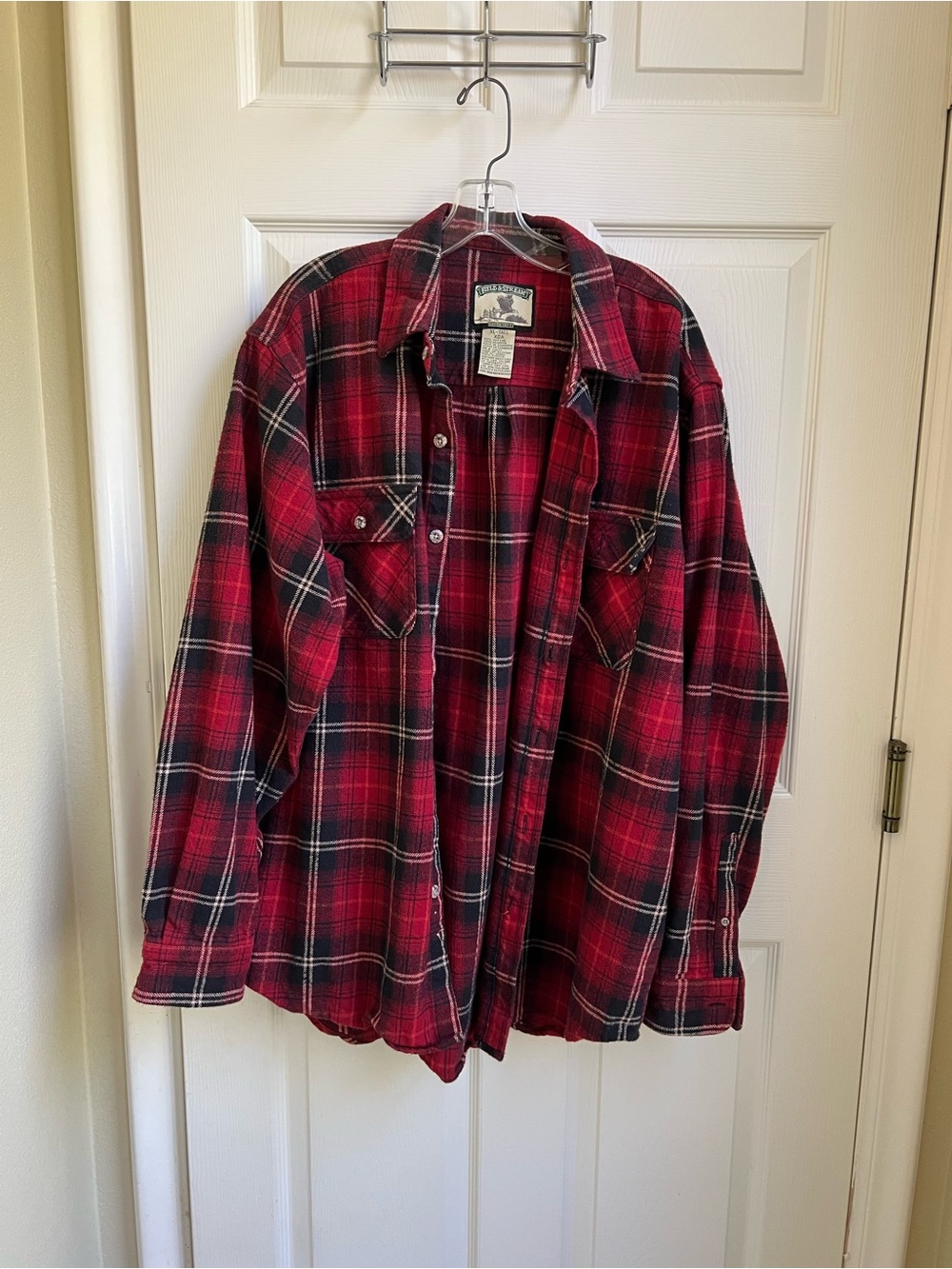 Field & Stream Red and Black Plaid Flannel Shirt Label